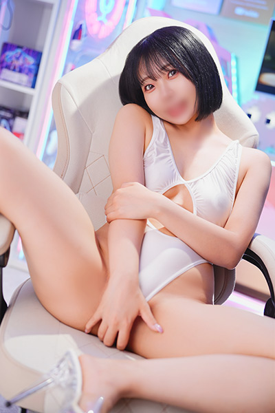 ���3